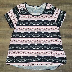 EUC LuLaRoe Classic Tee